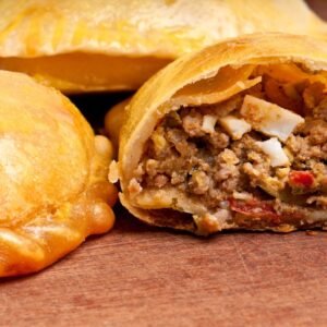 EMPANADAS TRADICIONALES DE MASA CASERA